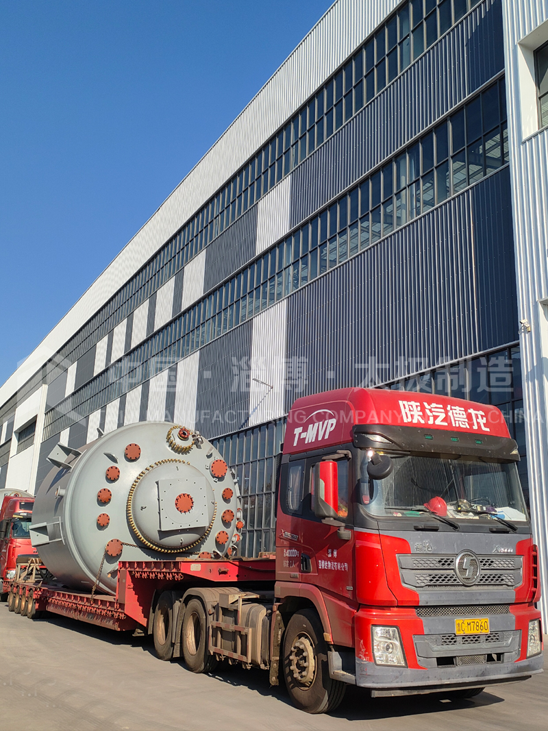 震撼！批量太極 6 萬升搪玻璃反應釜今日發(fā)貨
